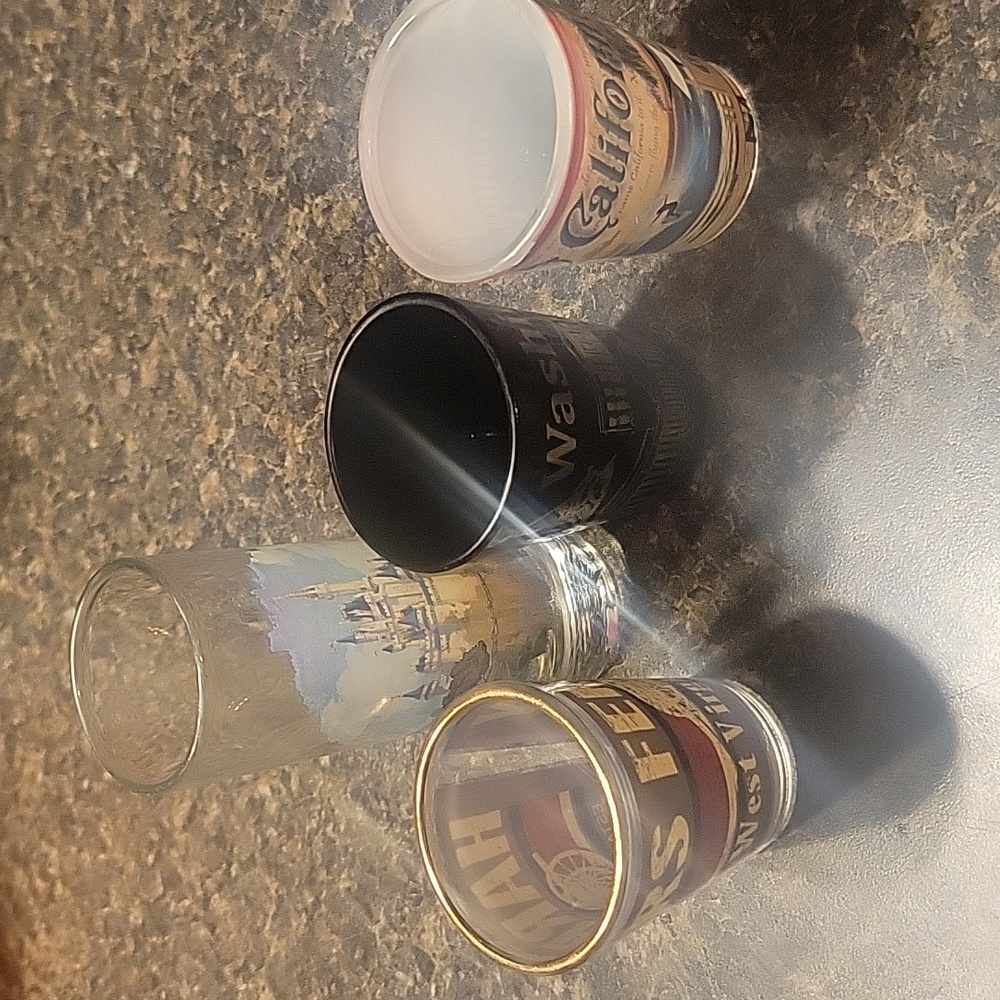 4 shot glasses - Picture 1 of 9